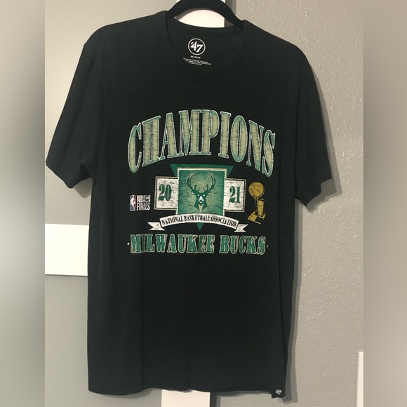 Milwaukee Bucks NBA Champions tshirt - Picture 1 of 3